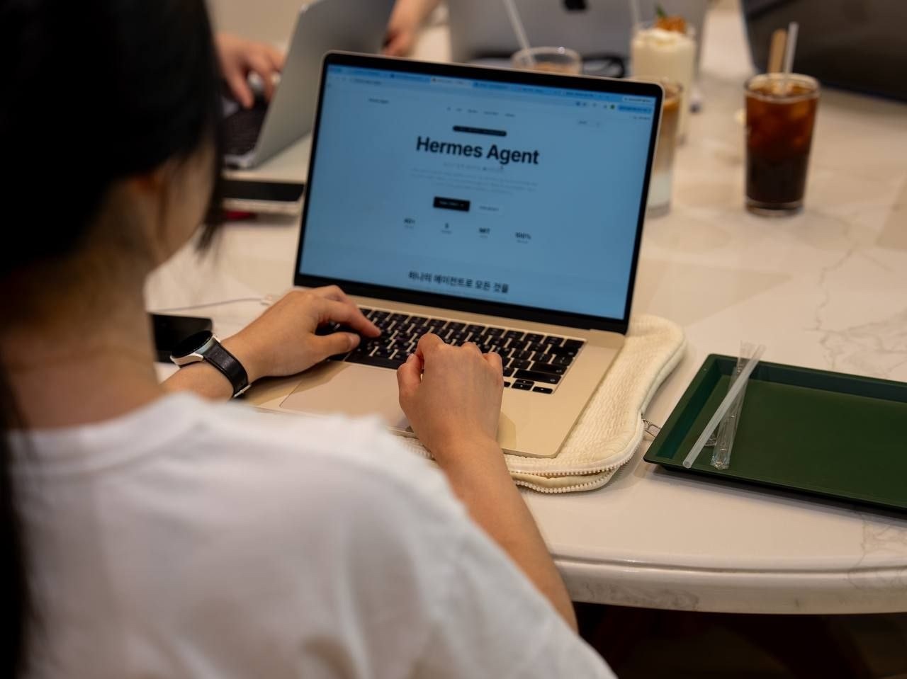 노트북에서 Hermes Agent 결과물을 확인하는 실습 장면